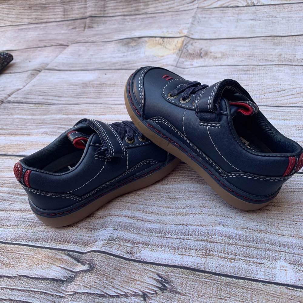 Kids Vida Sneaker SZ 7m